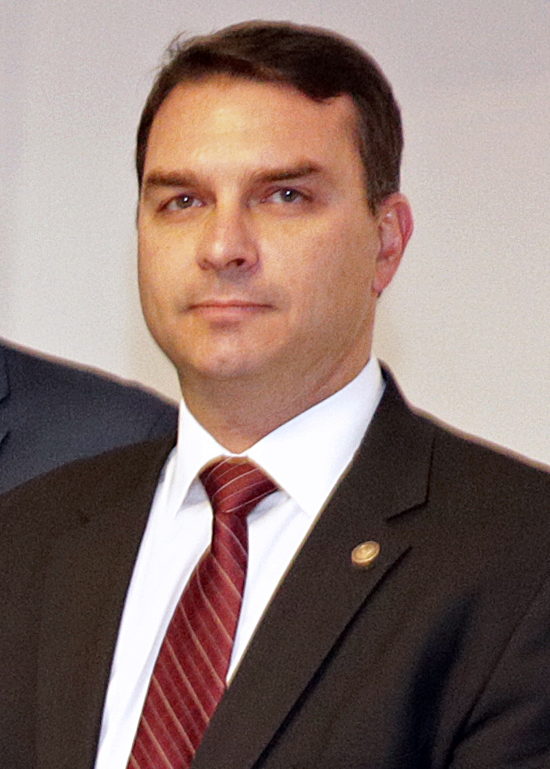 Equipe de Flávio Bolsonaro vê obstáculos para aprovar PEC de corte de gastos antes da posse — foto 2