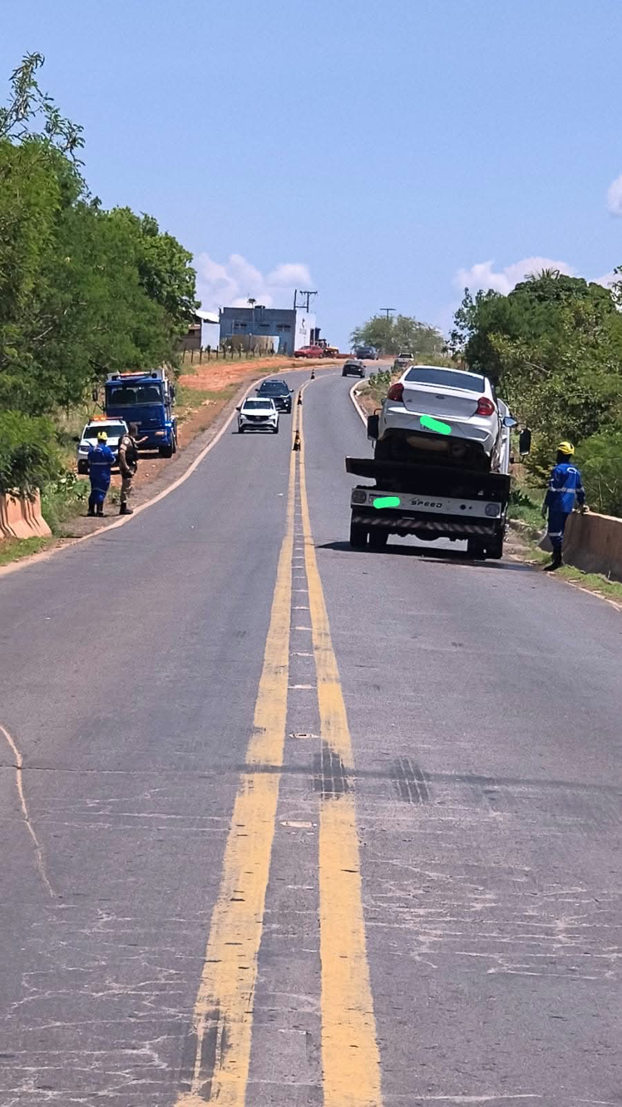 Derramamento de óleo na BR-122 alerta motoristas no Norte de Minas — foto 3