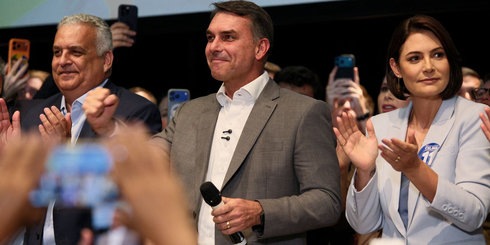 Flávio Bolsonaro recita cordel em transmissão ao vivo dedicada ao Nordeste