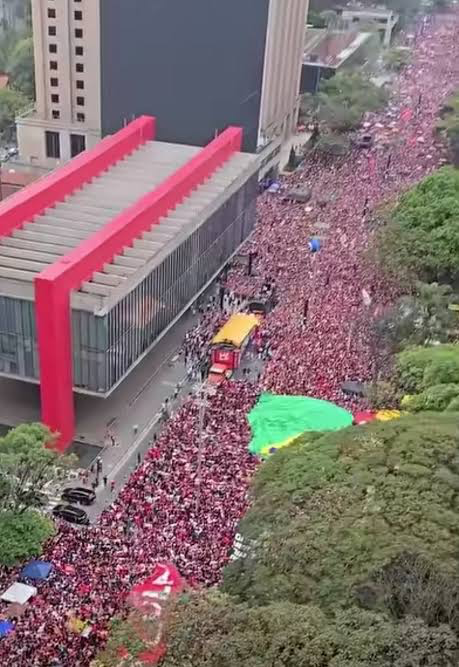 Atos de campanha em prol da reeleição de Lula mobilizam cidades — foto 2