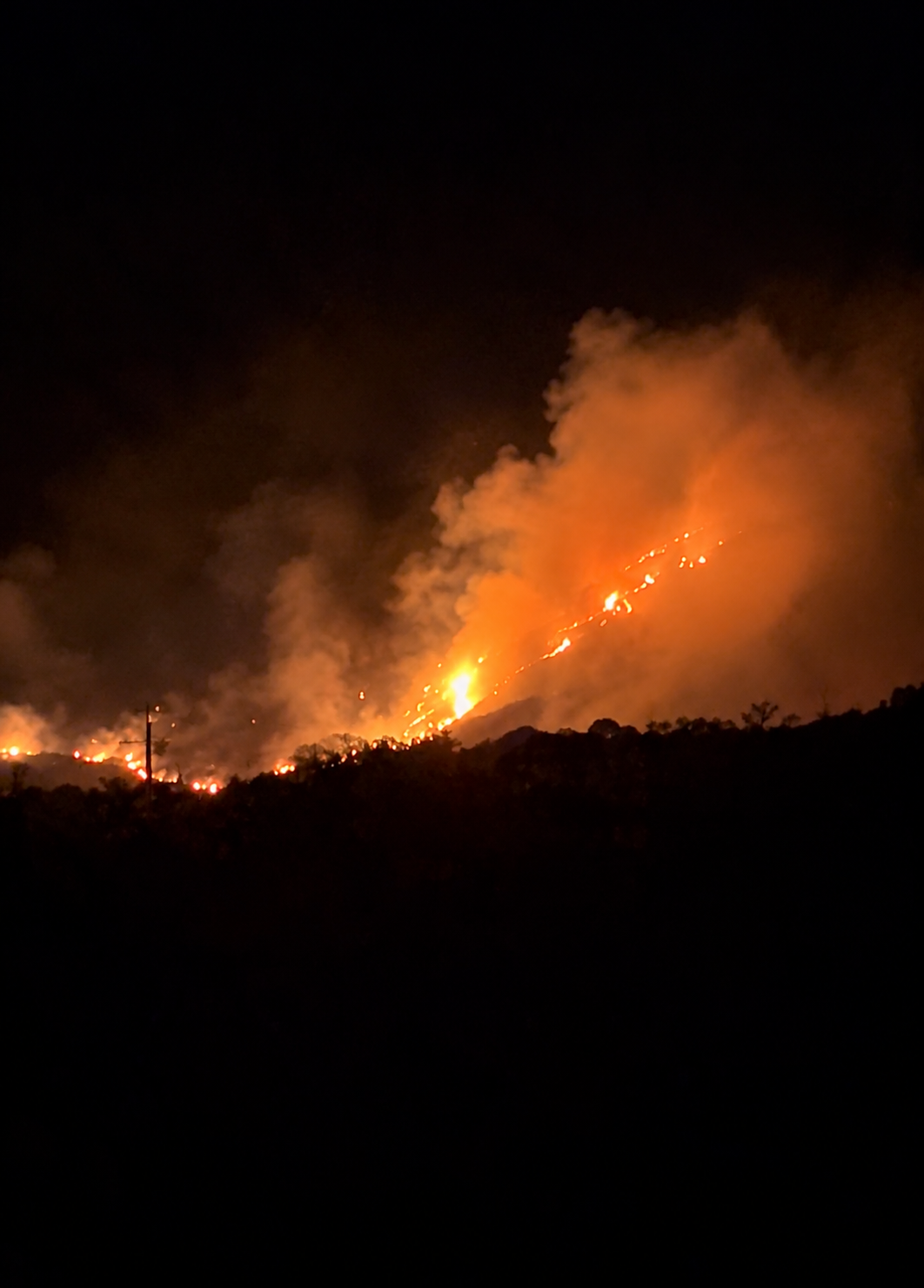 Incêndio na Serra Geral ganha grandes proporções no Norte de Minas
